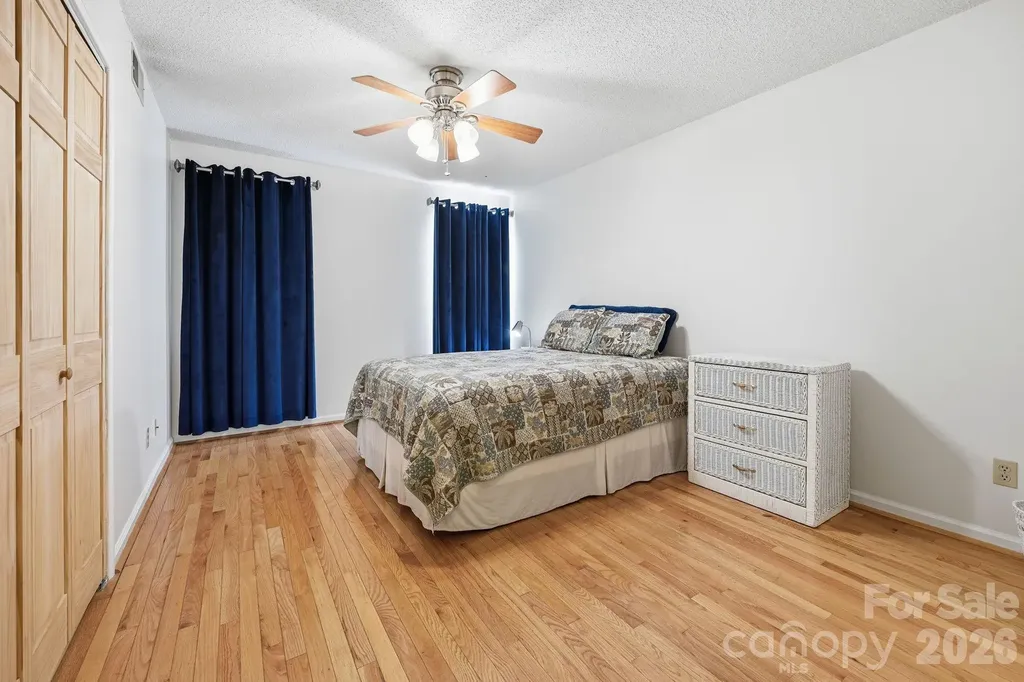 1503 Abbey Circle Asheville NC 28805
