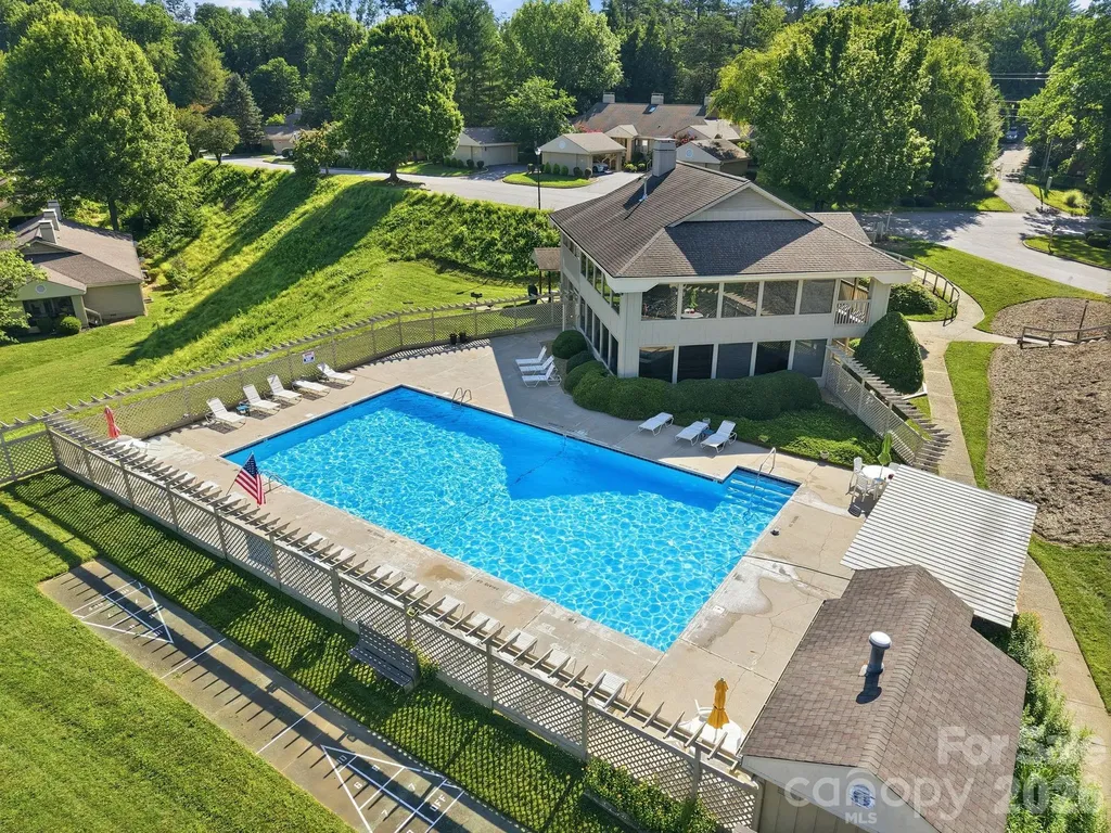 1503 Abbey Circle Asheville NC 28805