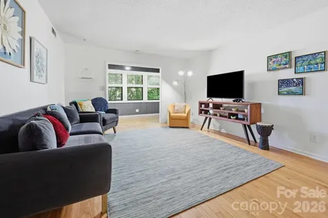 1503 Abbey Circle Asheville NC 28805