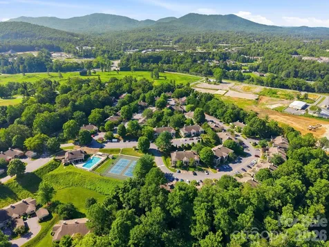 1503 Abbey Circle Asheville NC 28805