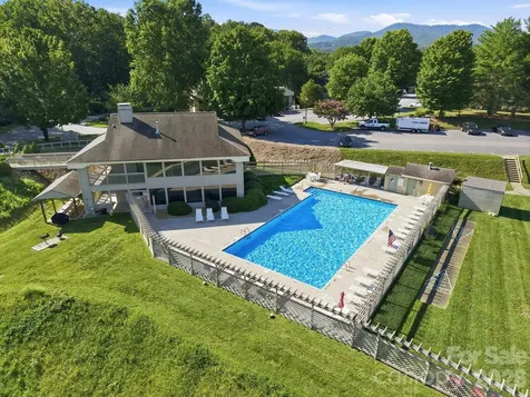 1503 Abbey Circle Asheville NC 28805