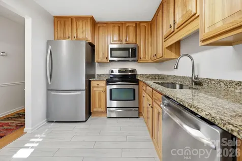 1503 Abbey Circle Asheville NC 28805