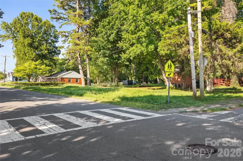 1301 Hateras Avenue Charlotte NC 28216