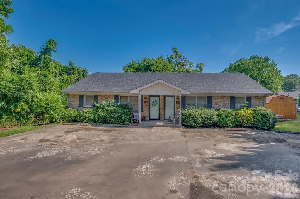 143 Big Springs Avenue Forest City NC 28043