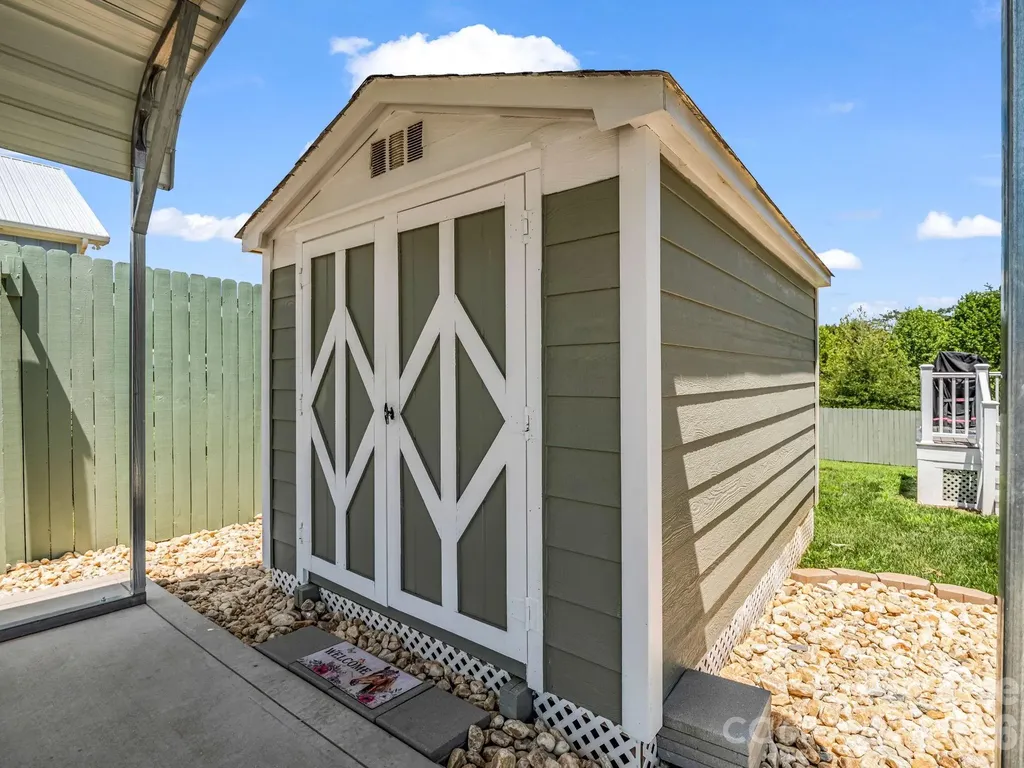 278 Right Prong Road Ellenboro NC 28040