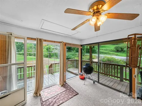 915 Little Creek Road Burnsville NC 28714