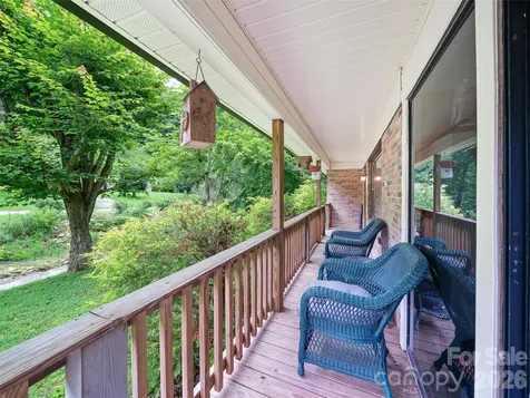 915 Little Creek Road Burnsville NC 28714