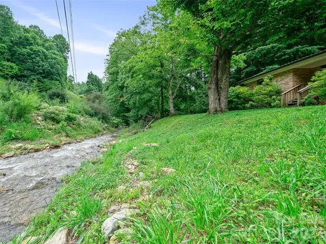 915 Little Creek Road Burnsville NC 28714
