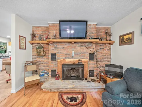 915 Little Creek Road Burnsville NC 28714