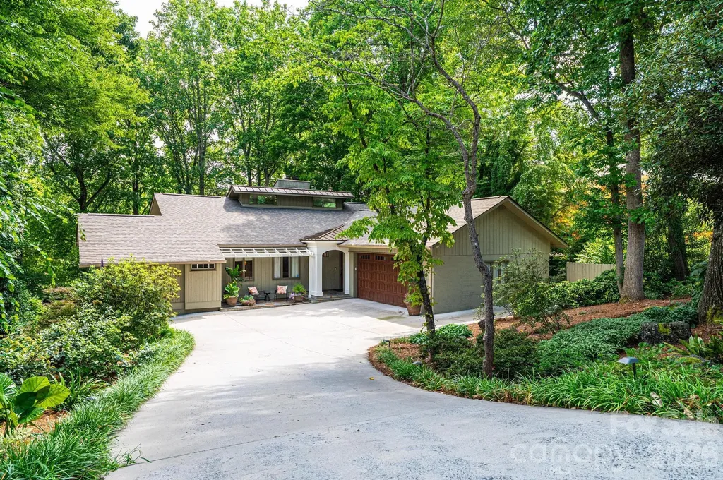 2028 10th Street Boulevard NW Hickory NC 28601