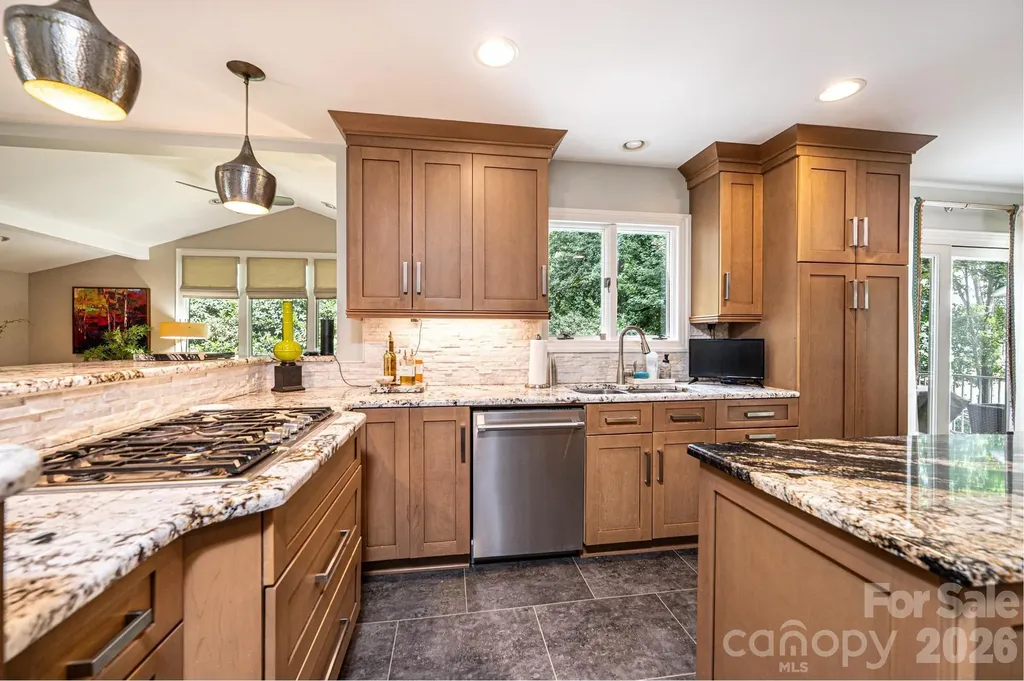 2028 10th Street Boulevard NW Hickory NC 28601