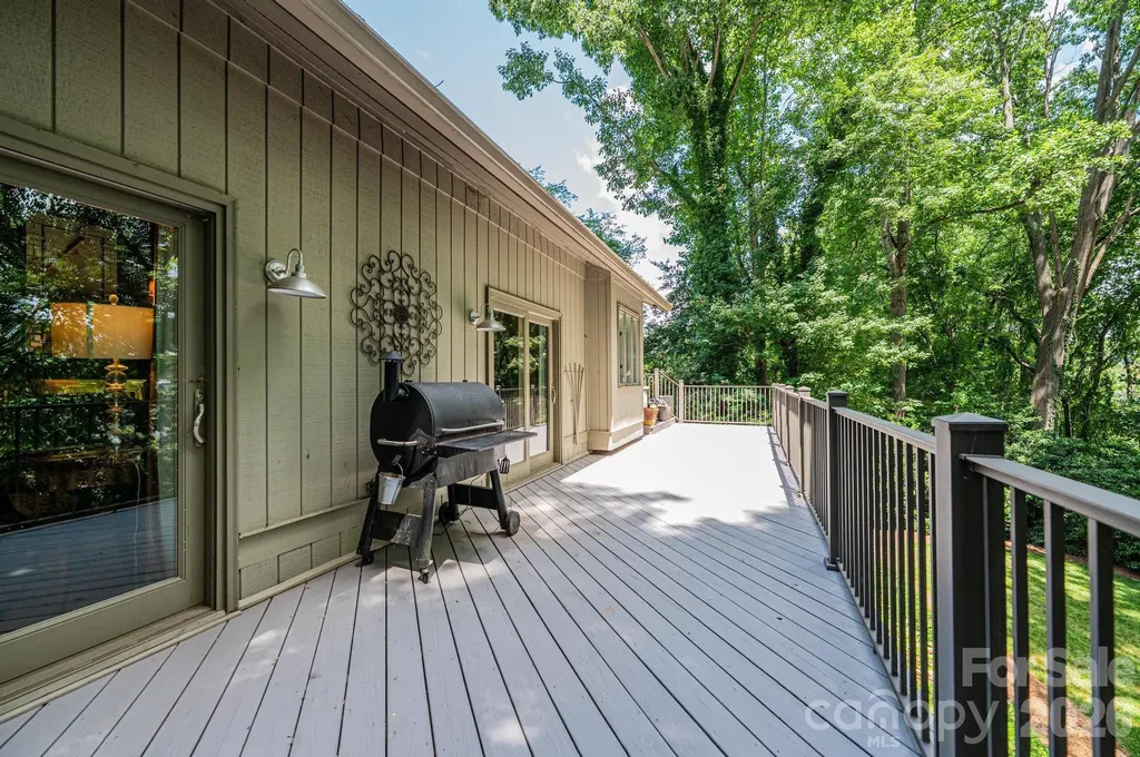 2028 10th Street Boulevard NW Hickory NC 28601