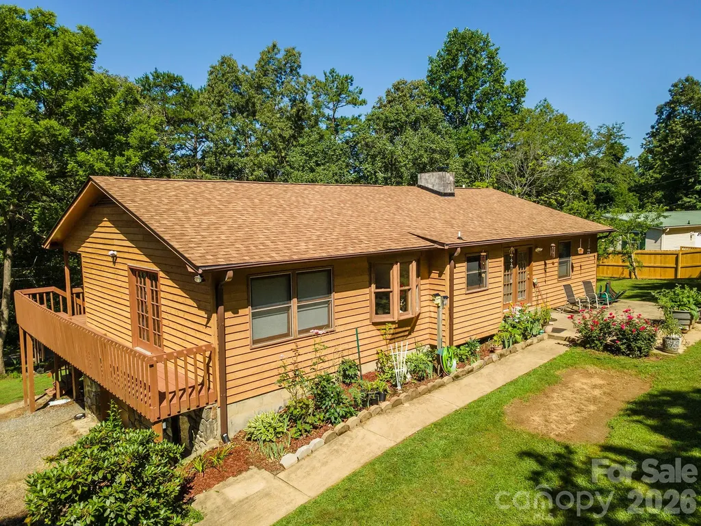 35 Upper Moffitt Road Asheville NC 28805