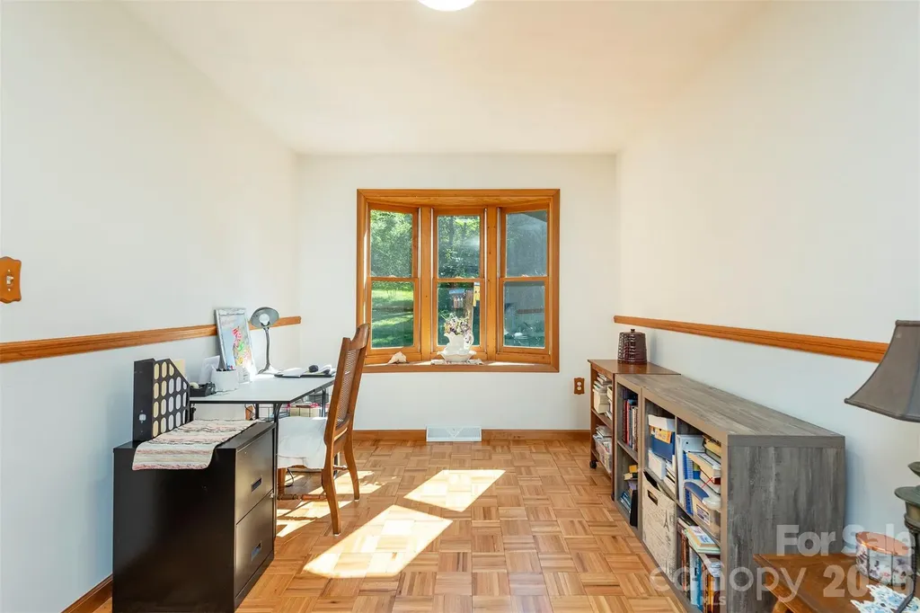 35 Upper Moffitt Road Asheville NC 28805