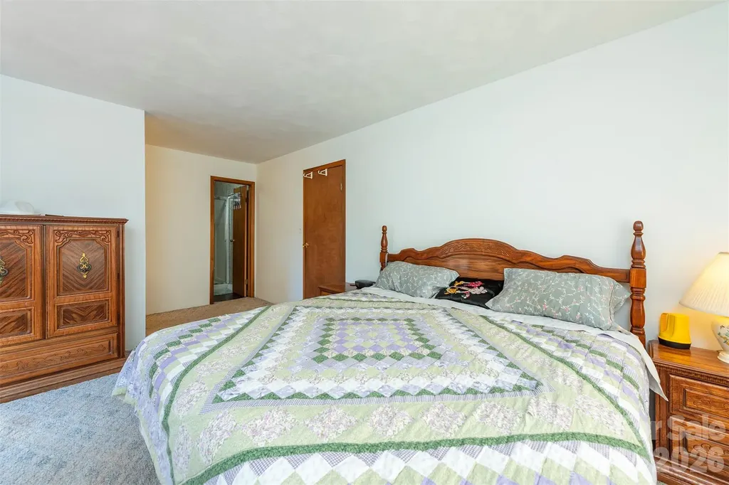 35 Upper Moffitt Road Asheville NC 28805