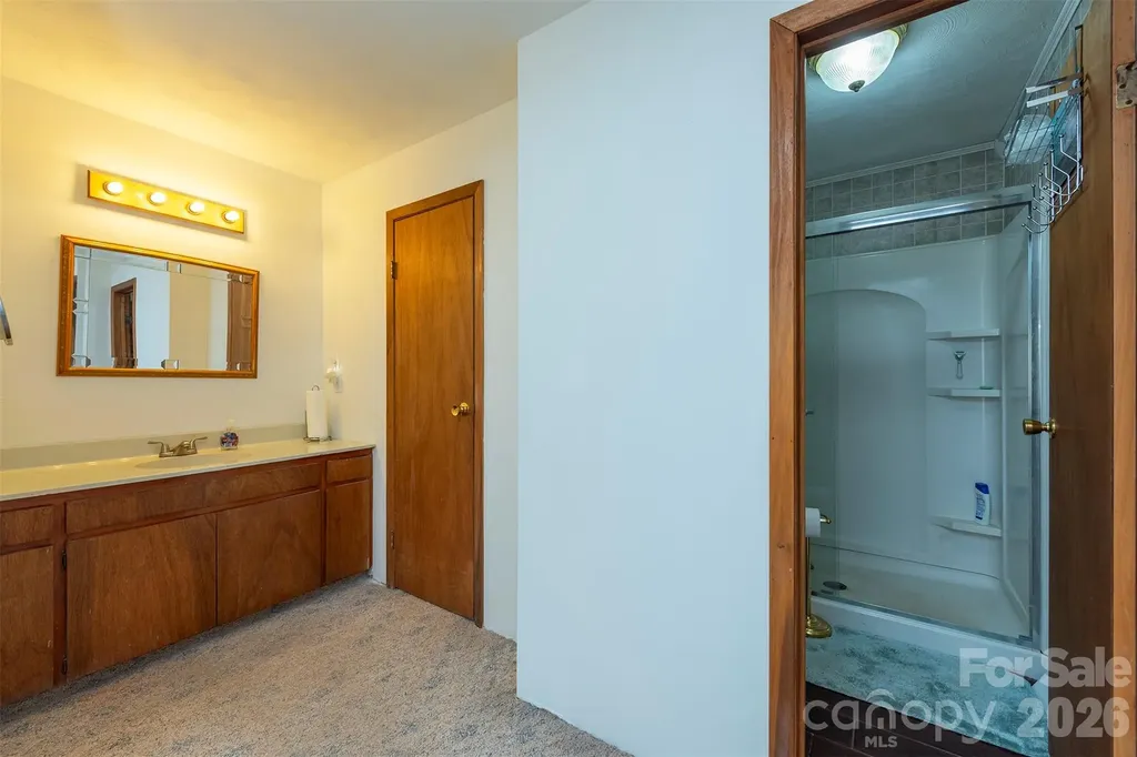 35 Upper Moffitt Road Asheville NC 28805