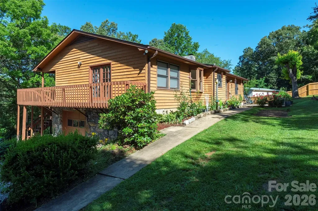 35 Upper Moffitt Road Asheville NC 28805