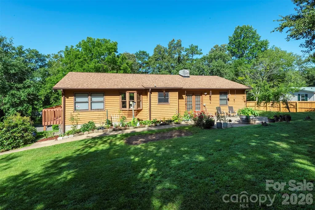 35 Upper Moffitt Road Asheville NC 28805