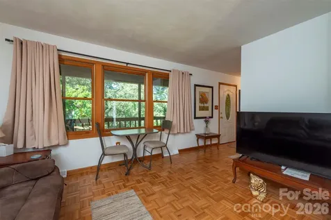 35 Upper Moffitt Road Asheville NC 28805