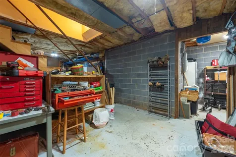 35 Upper Moffitt Road Asheville NC 28805