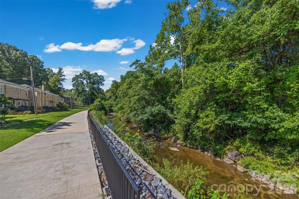 419 Wakefield Drive Charlotte NC 28209