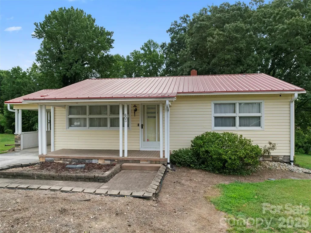 603 Duke Street Thomasville NC 27360
