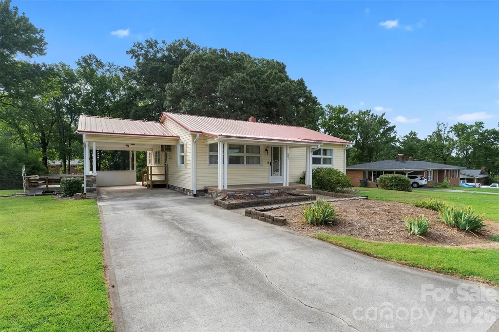 603 Duke Street Thomasville NC 27360