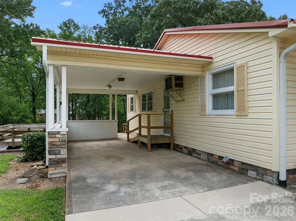 603 Duke Street Thomasville NC 27360