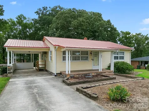 603 Duke Street Thomasville NC 27360