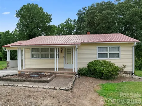 603 Duke Street Thomasville NC 27360