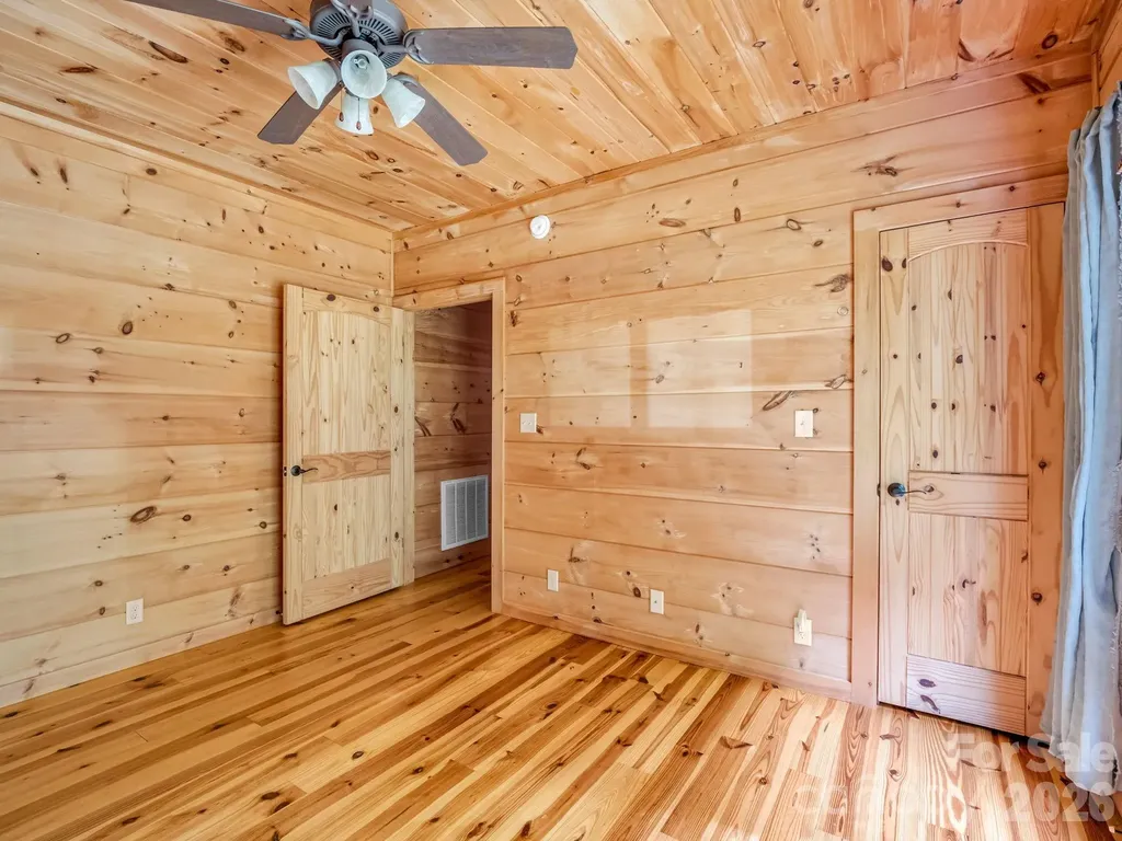 160 Sweetwater Ridge Road Balsam Grove NC 28708