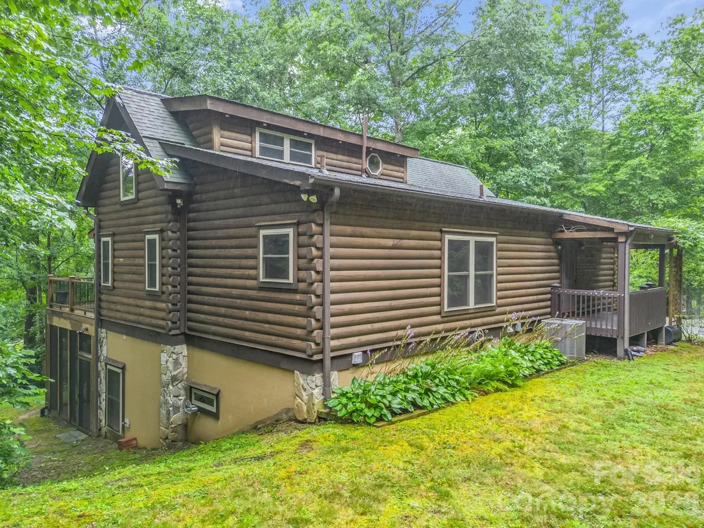 160 Sweetwater Ridge Road Balsam Grove NC 28708
