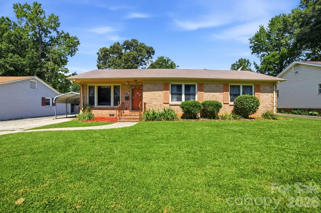 708 Aintree Road Charlotte NC 28215