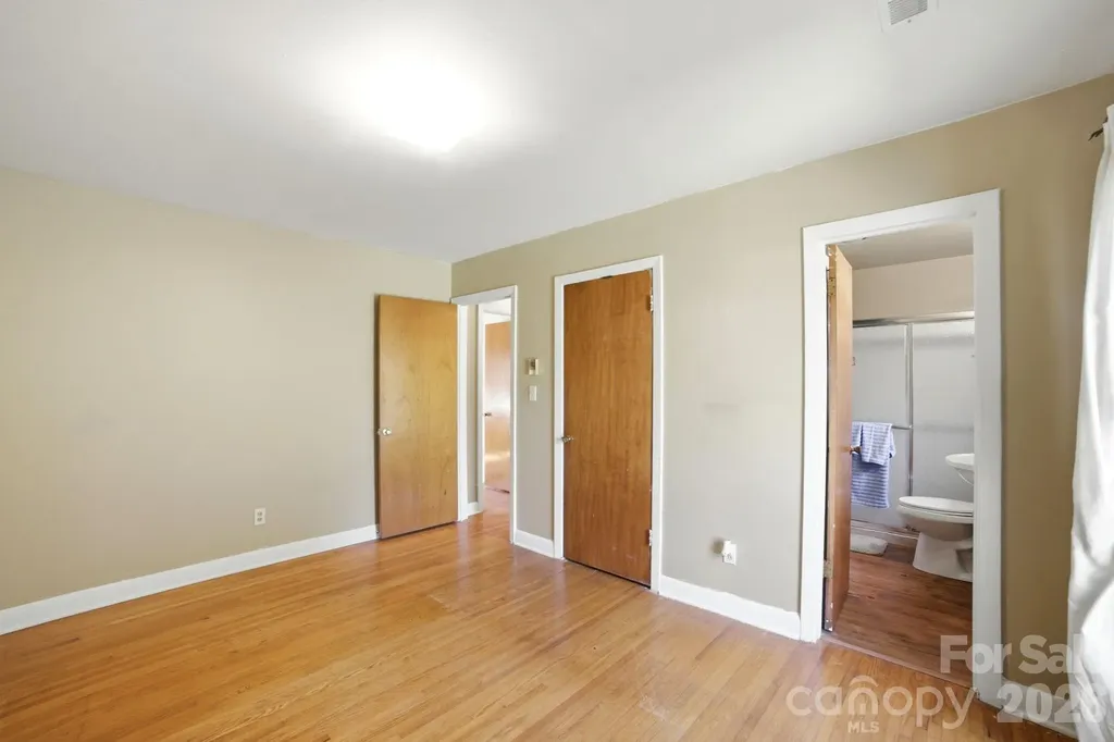 708 Aintree Road Charlotte NC 28215