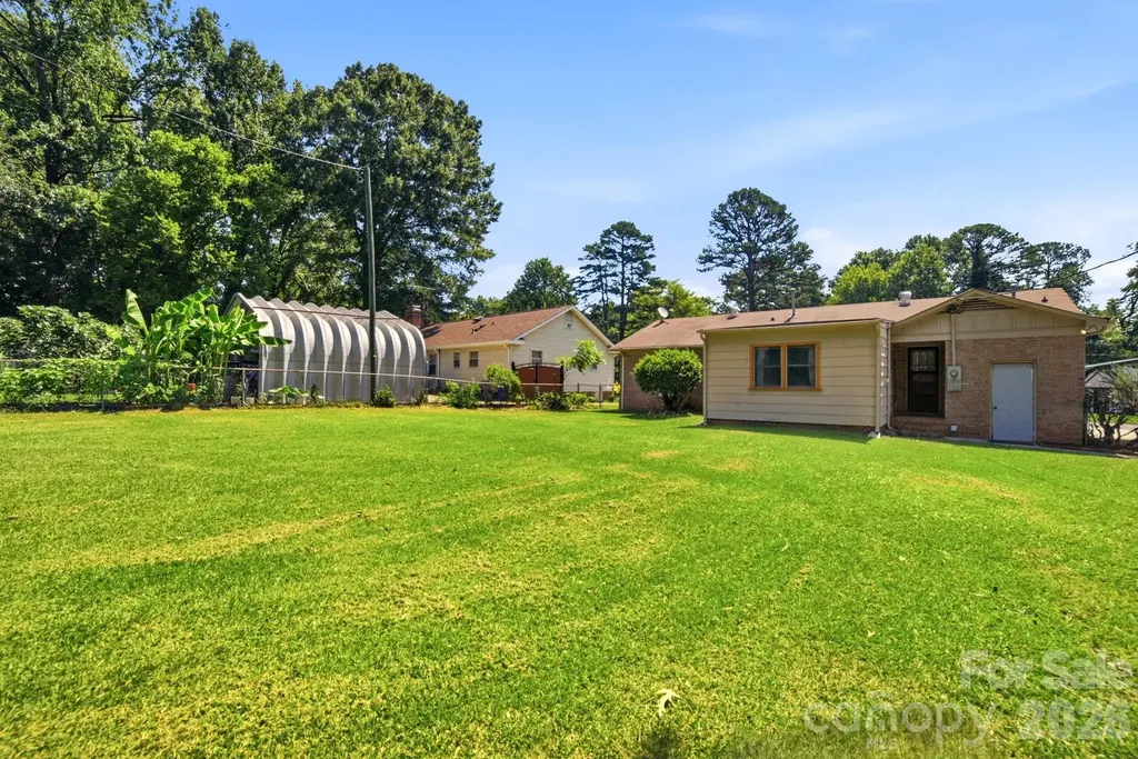 708 Aintree Road Charlotte NC 28215