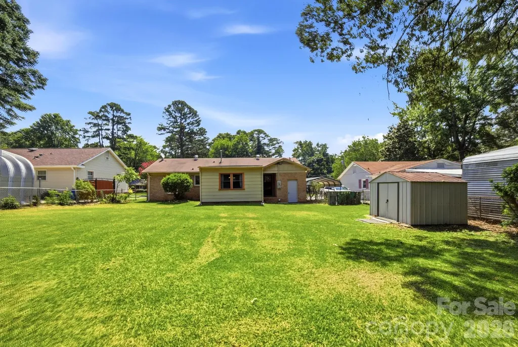 708 Aintree Road Charlotte NC 28215