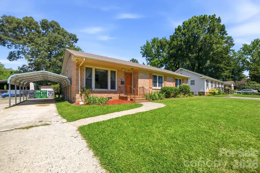 708 Aintree Road Charlotte NC 28215