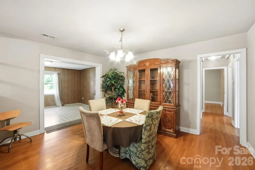 708 Aintree Road Charlotte NC 28215