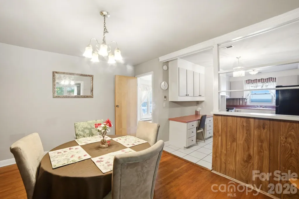708 Aintree Road Charlotte NC 28215