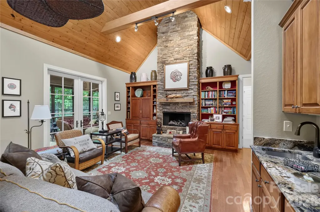 911 Buckberry Drive N Sapphire NC 28774