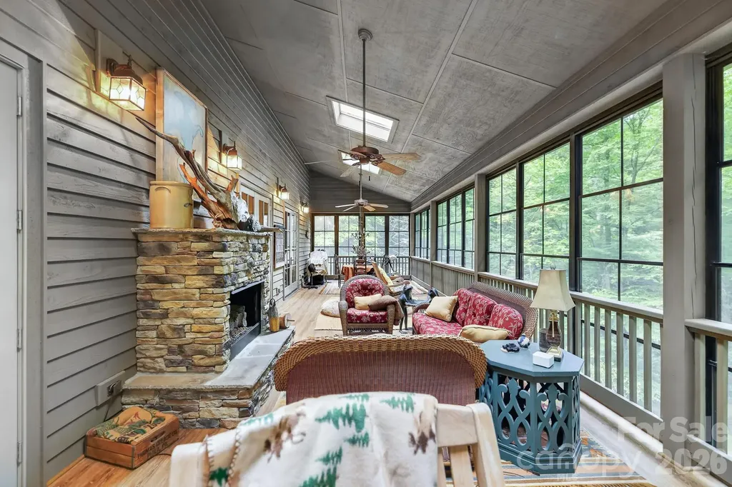 911 Buckberry Drive N Sapphire NC 28774