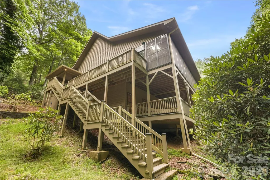 911 Buckberry Drive N Sapphire NC 28774