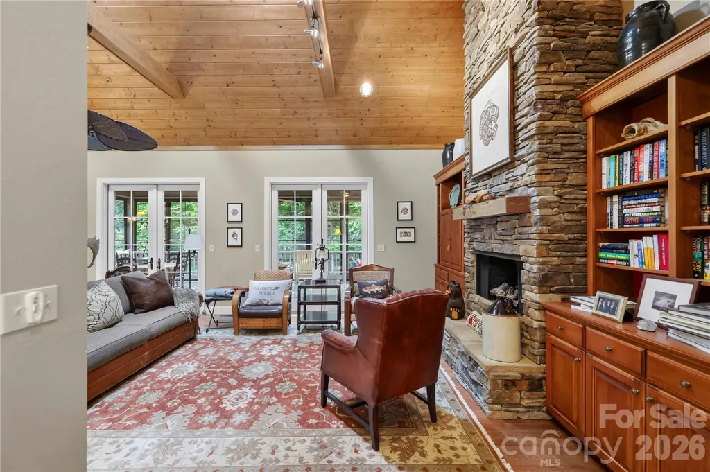 911 Buckberry Drive N Sapphire NC 28774