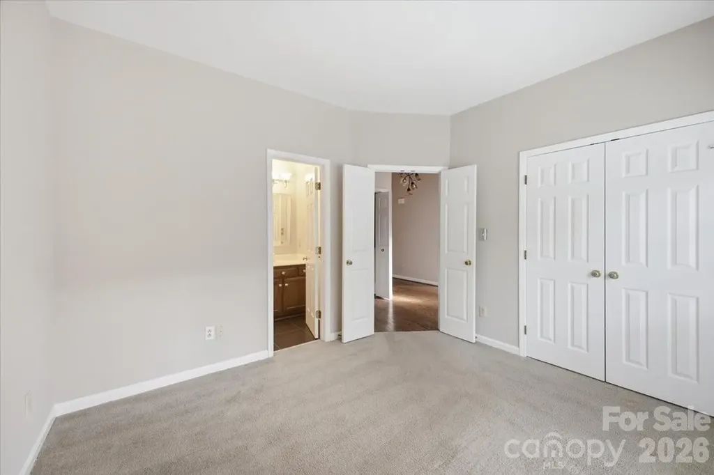 5909 Fitzwilliams Lane Charlotte NC 28270