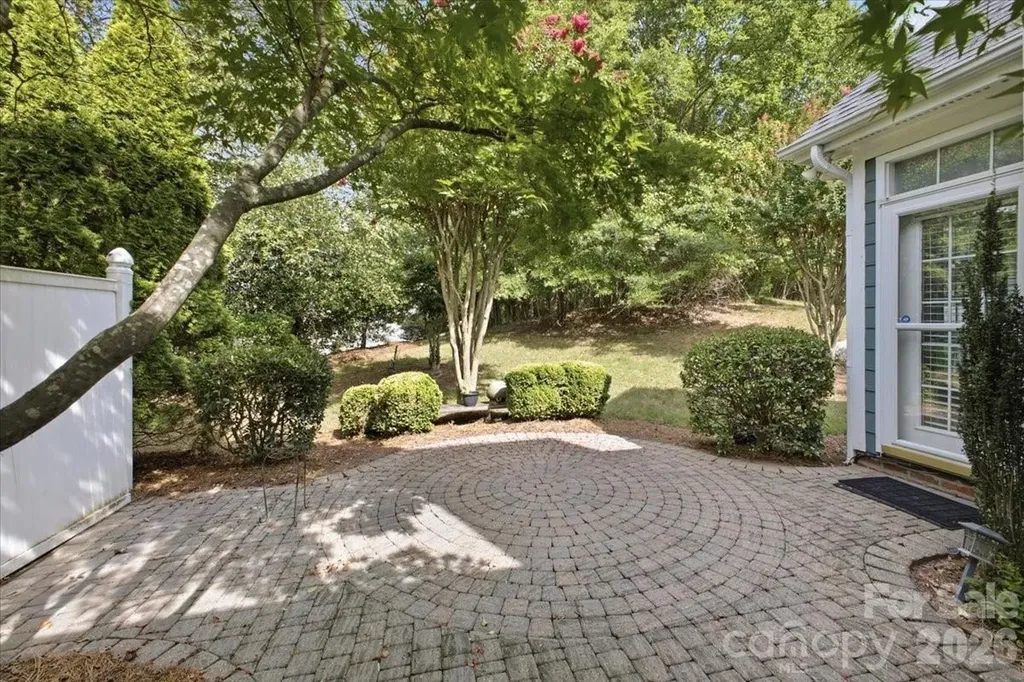 5909 Fitzwilliams Lane Charlotte NC 28270