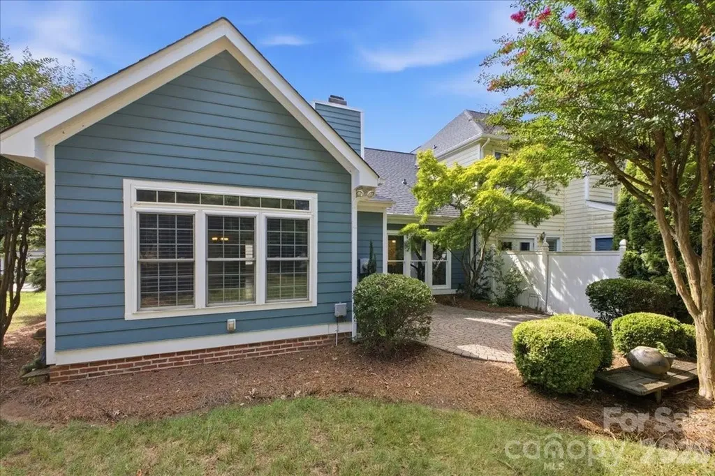 5909 Fitzwilliams Lane Charlotte NC 28270