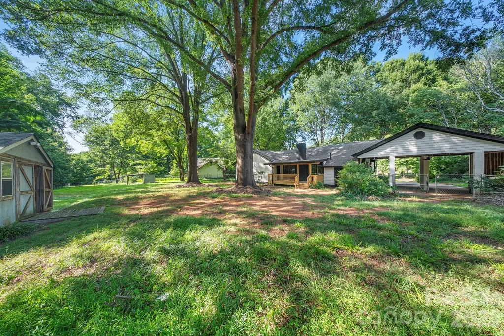 4739 Squirrel Nest Lane Charlotte NC 28227