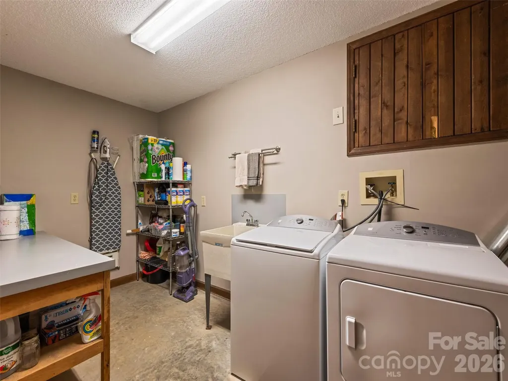 58 Sedgewood Court Fairview NC 28730