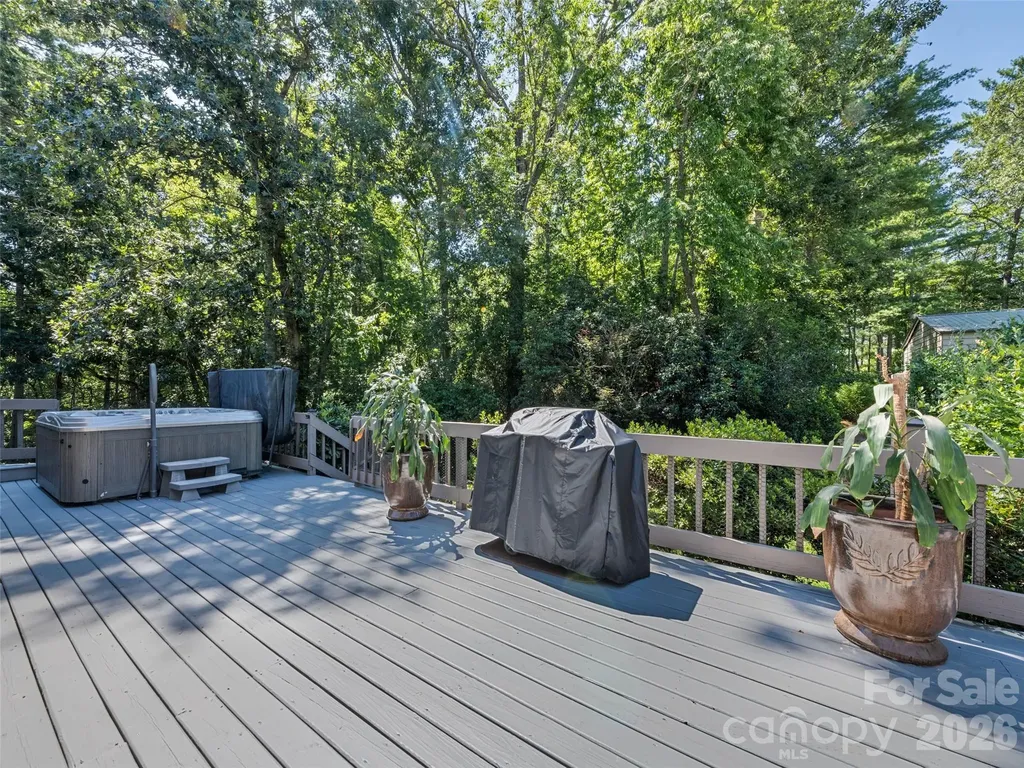 58 Sedgewood Court Fairview NC 28730