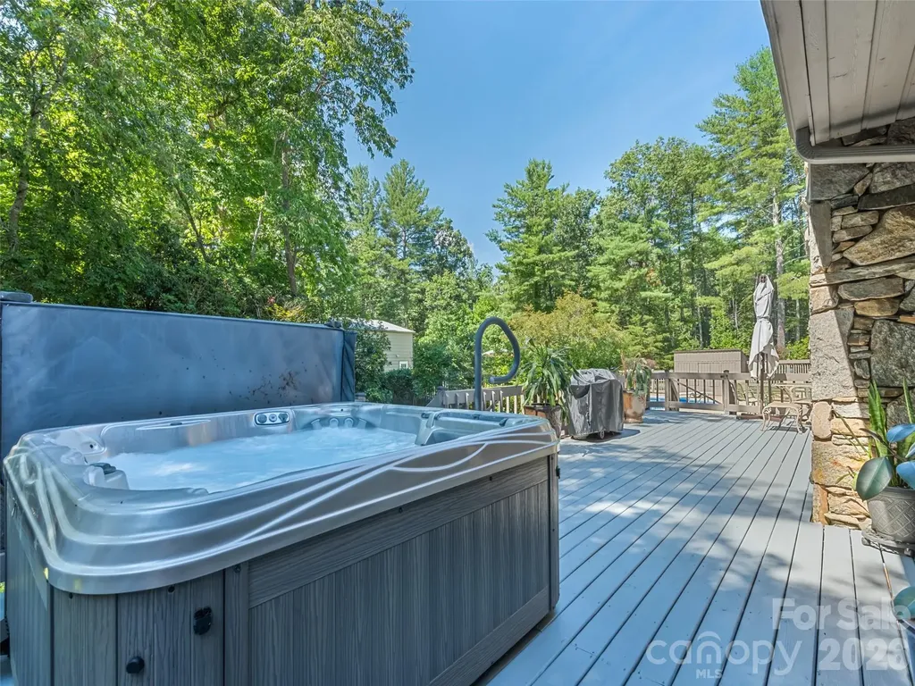 58 Sedgewood Court Fairview NC 28730